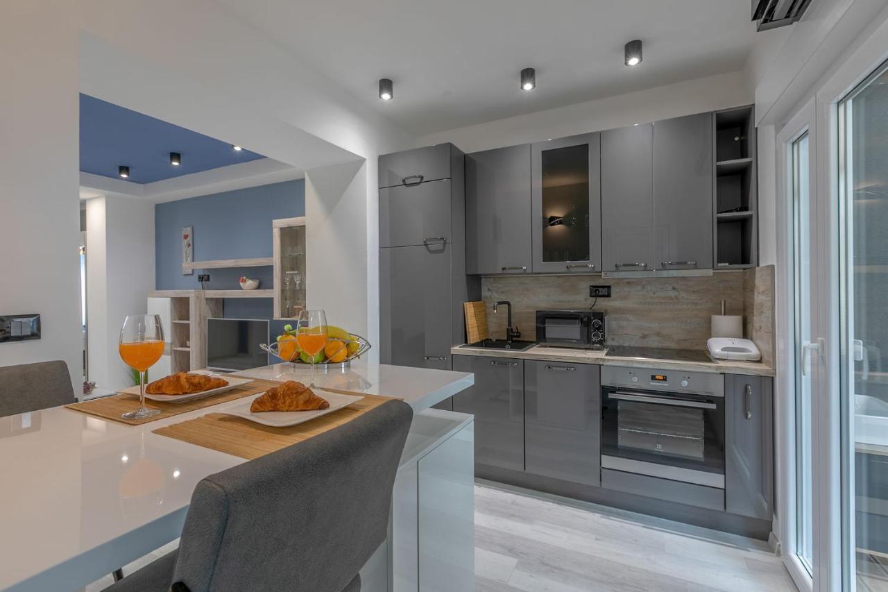 Arena Blue Dream - Modern Apartment With Terrace Pula Exteriör bild